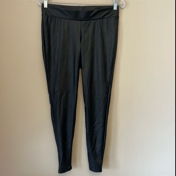 Torrid Platinum Black Faux Leather Stretch Lightweight Leggings size Torrid 00 - Picture 3 of 13